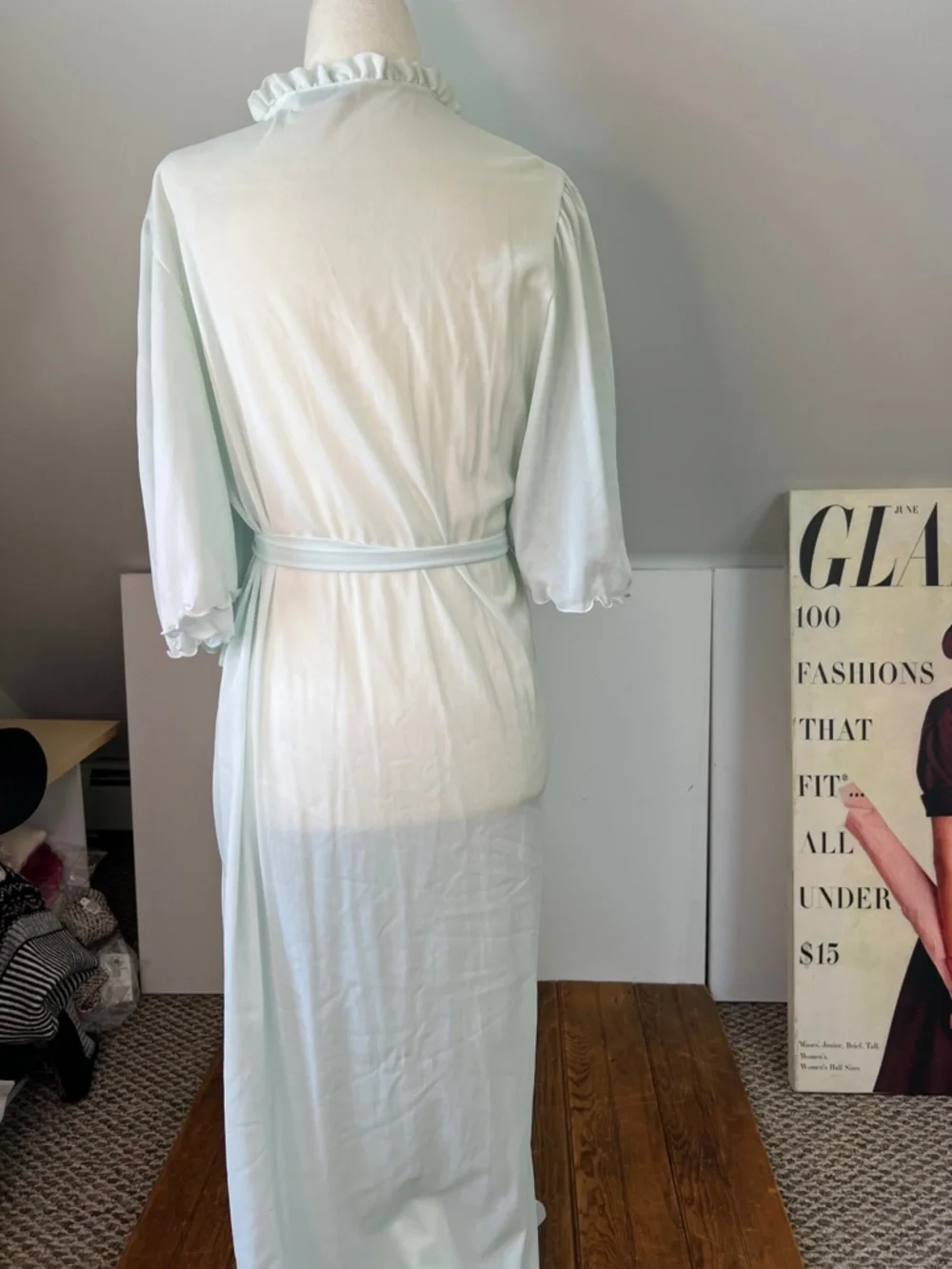 Vintage 1980s Miss Elaine Robe Pale Blue Floral Embroidered Ruffle nylon robe - Picture 3 of 7